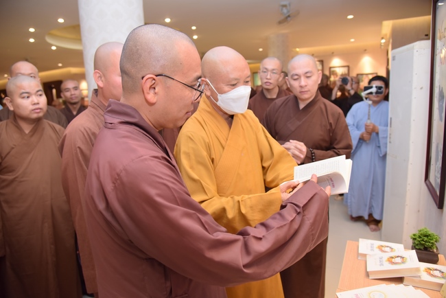 Lễ khai mạc tuần lễ triển lãm ảnh, thư pháp và các tác phẩm văn hoá Phật giáo chủ đề “Thanh Lương”