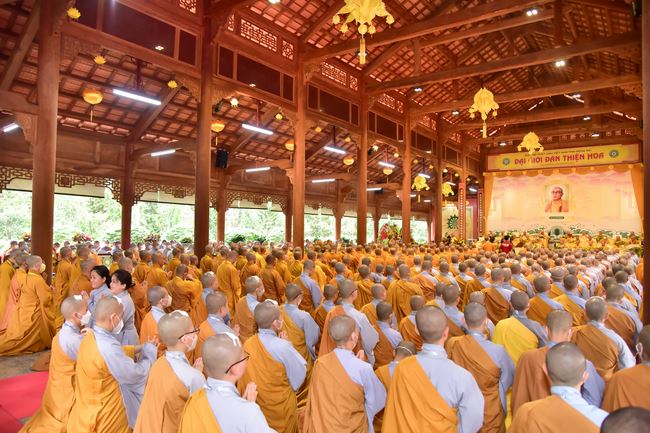 Quý Thầy Hoằng Pháp thọ giới tại giới đàn Thiện Hoa