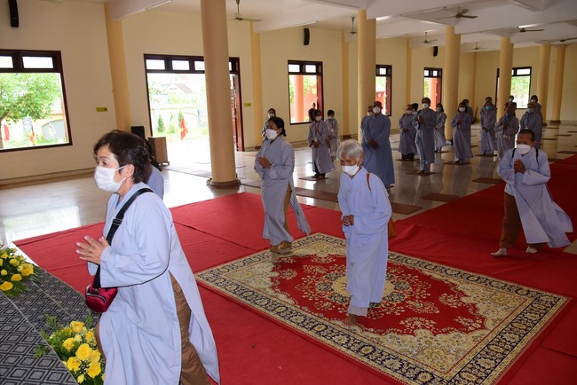 Cúng dường Tam bảo chùa Cổ Am, Nghệ An