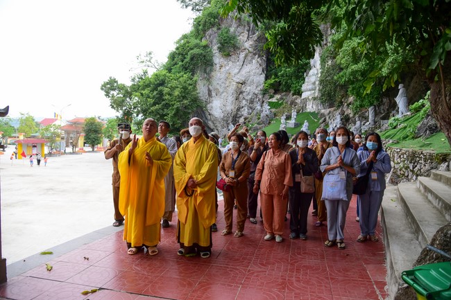 Cúng dường Tam bảo chùa Cổ Am, Nghệ An