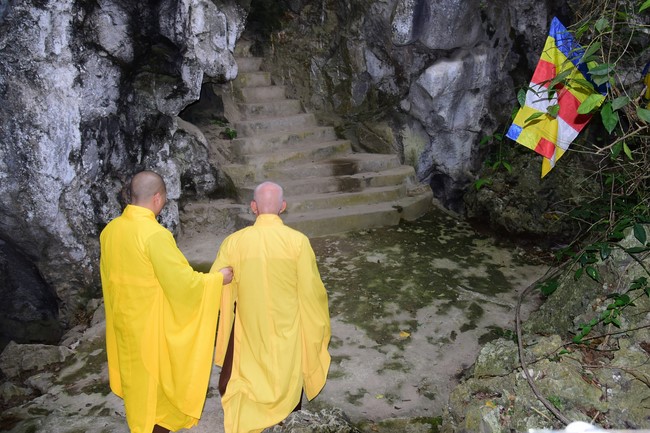 Cúng dường Tam bảo chùa Cổ Am, Nghệ An