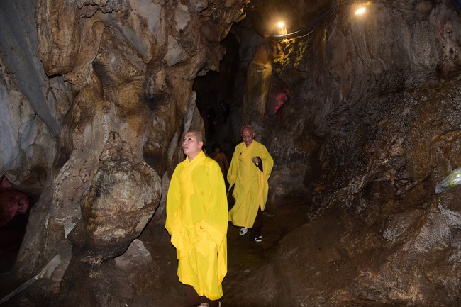 Cúng dường Tam bảo chùa Cổ Am, Nghệ An