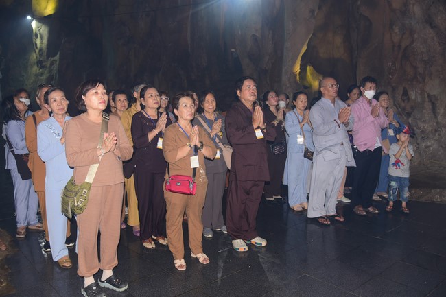 Cúng dường Tam bảo chùa Cổ Am, Nghệ An