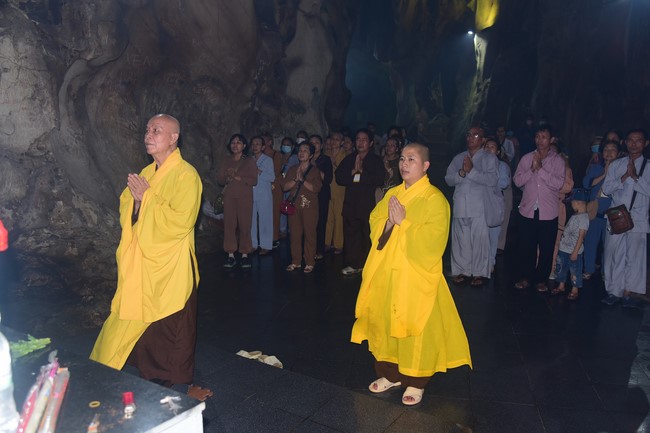 Cúng dường Tam bảo chùa Cổ Am, Nghệ An