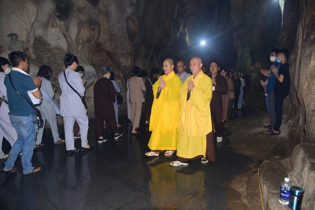 Cúng dường Tam bảo chùa Cổ Am, Nghệ An