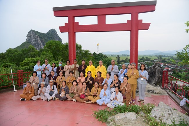 Cúng dường Tam bảo chùa Cổ Am, Nghệ An