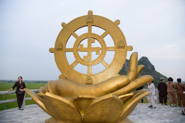 Cúng dường Tam bảo chùa Cổ Am, Nghệ An