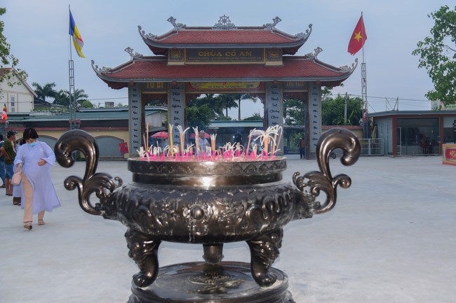 Cúng dường Tam bảo chùa Cổ Am, Nghệ An