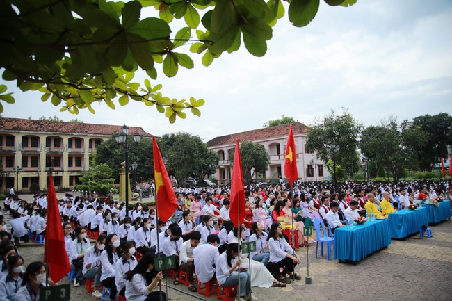 Chùa Cổ Am: Trao Học Bổng Nâng Bước Nhân Tài - Trường THPT Nguyễn Xuân Ôn