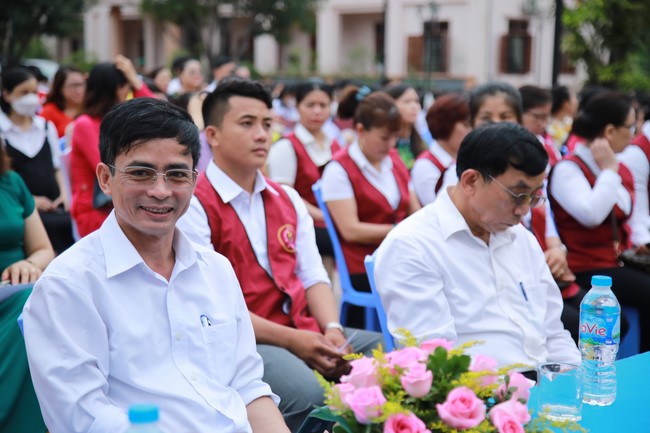 Chùa Cổ Am: Trao Học Bổng Nâng Bước Nhân Tài - Trường THPT Nguyễn Xuân Ôn