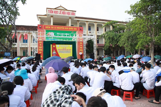 Chùa Cổ Am: Trao Học Bổng Nâng Bước Nhân Tài - Trường THPT Diễn Châu 3