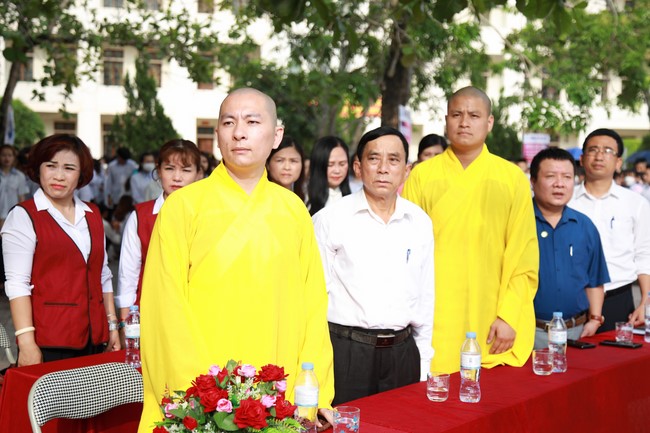 Chùa Cổ Am: Trao Học Bổng Nâng Bước Nhân Tài - Trường THPT Diễn Châu 3