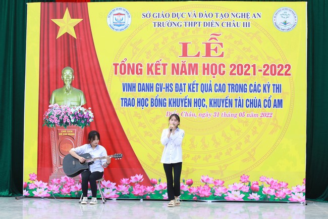 Chùa Cổ Am: Trao Học Bổng Nâng Bước Nhân Tài - Trường THPT Diễn Châu 3