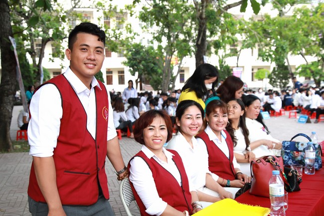 Chùa Cổ Am: Trao Học Bổng Nâng Bước Nhân Tài - Trường THPT Diễn Châu 3